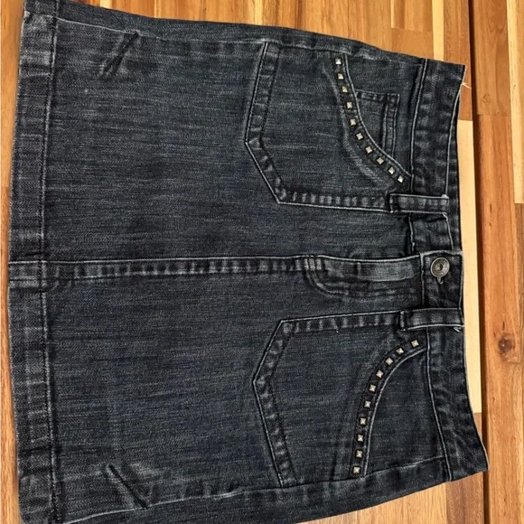 Calvin Klein Black Denim Mini Skirt size 29 ,stretchy in perfect condition - Picture 2 of 6
